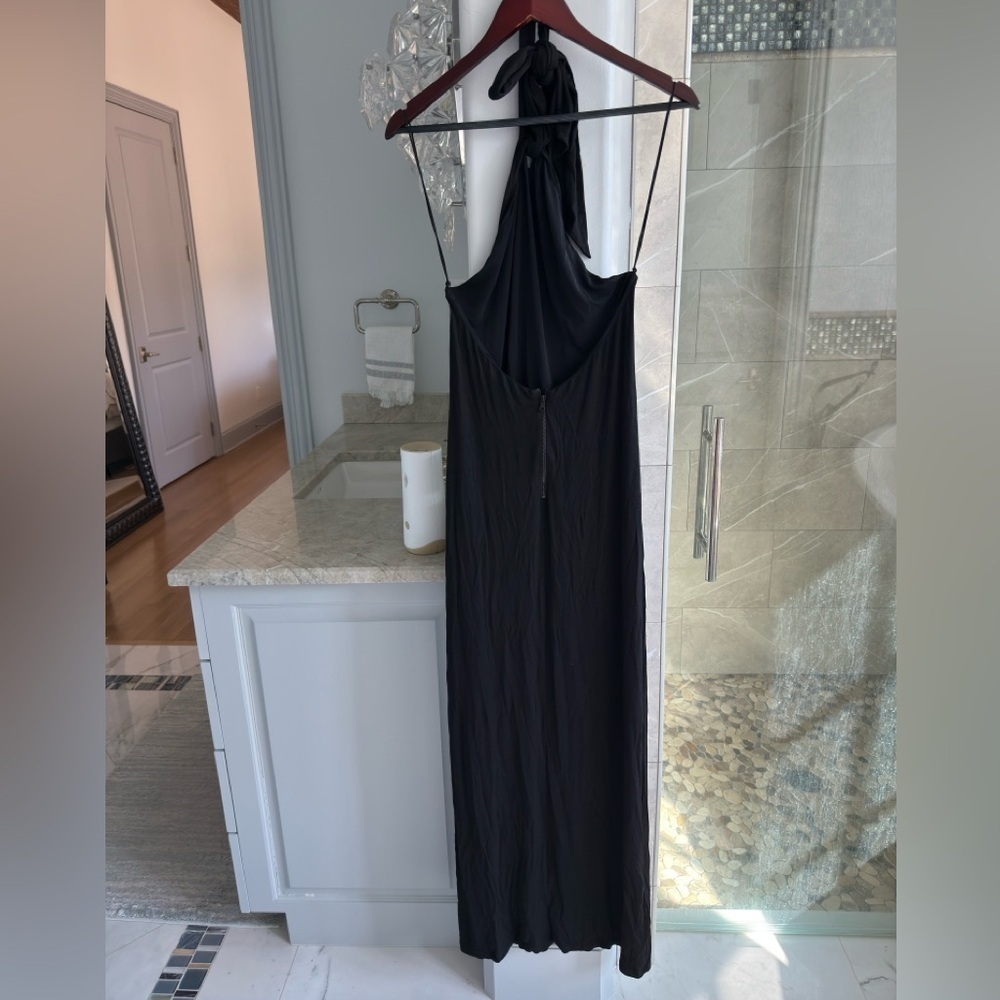 Alice + Olivia Amaya twisted jersey halterneck high slit maxi dress - Picture 6 of 11